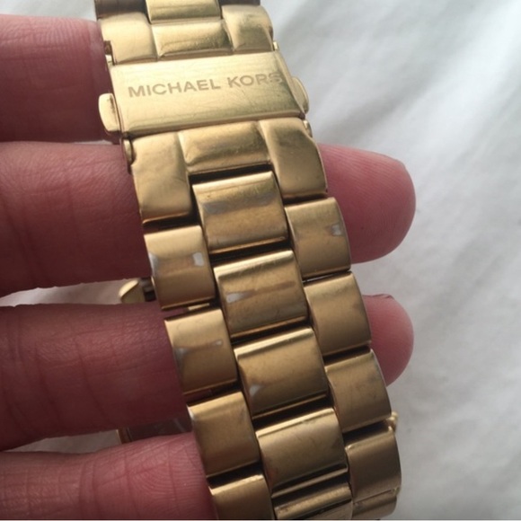 MK5055 Runway Watch in Gold - Picture 3 of 5